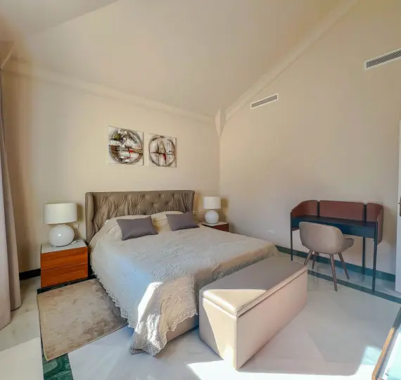 Oтдельно стоящая вилла R5246014