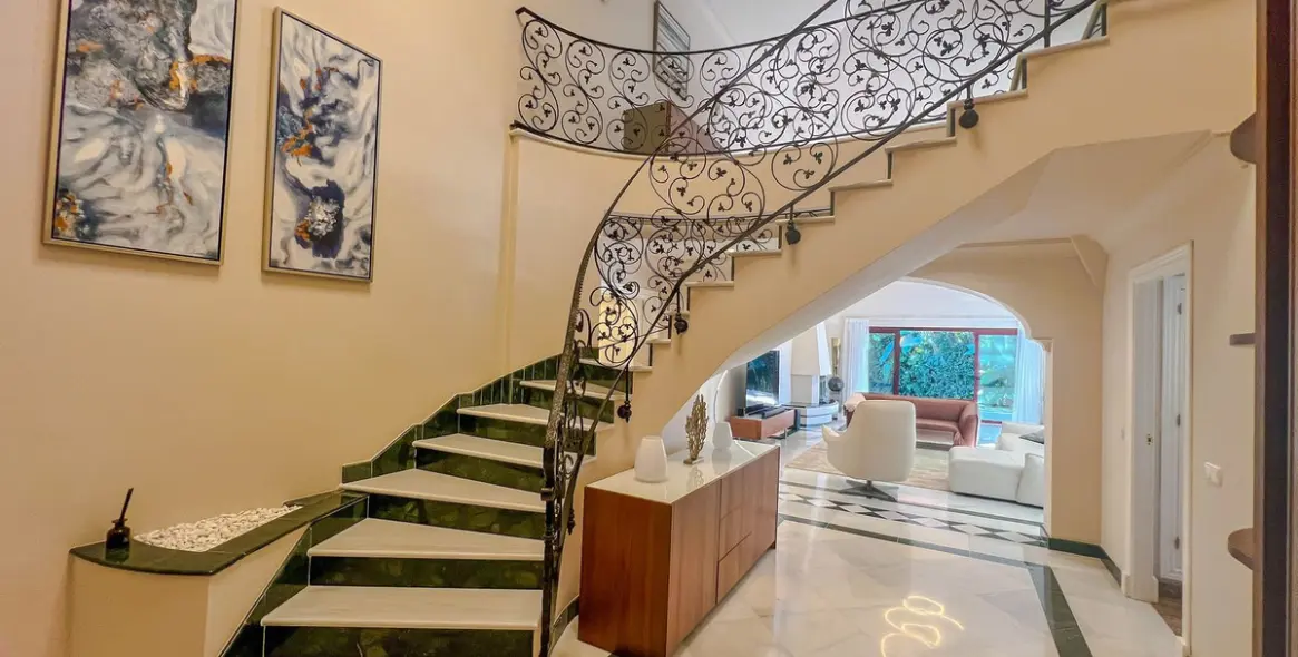 Продажа  отдельно стоящей виллы в Benahavís (район Los Flamingos) 17