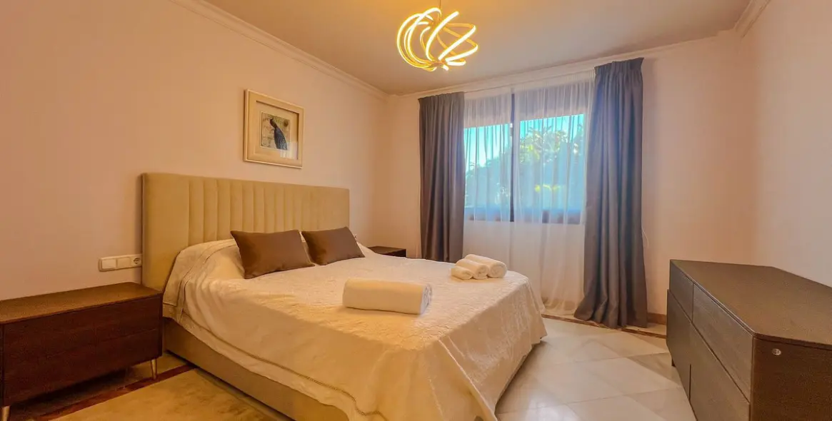 Long-term rent of detached villa in Los Flamingos 25