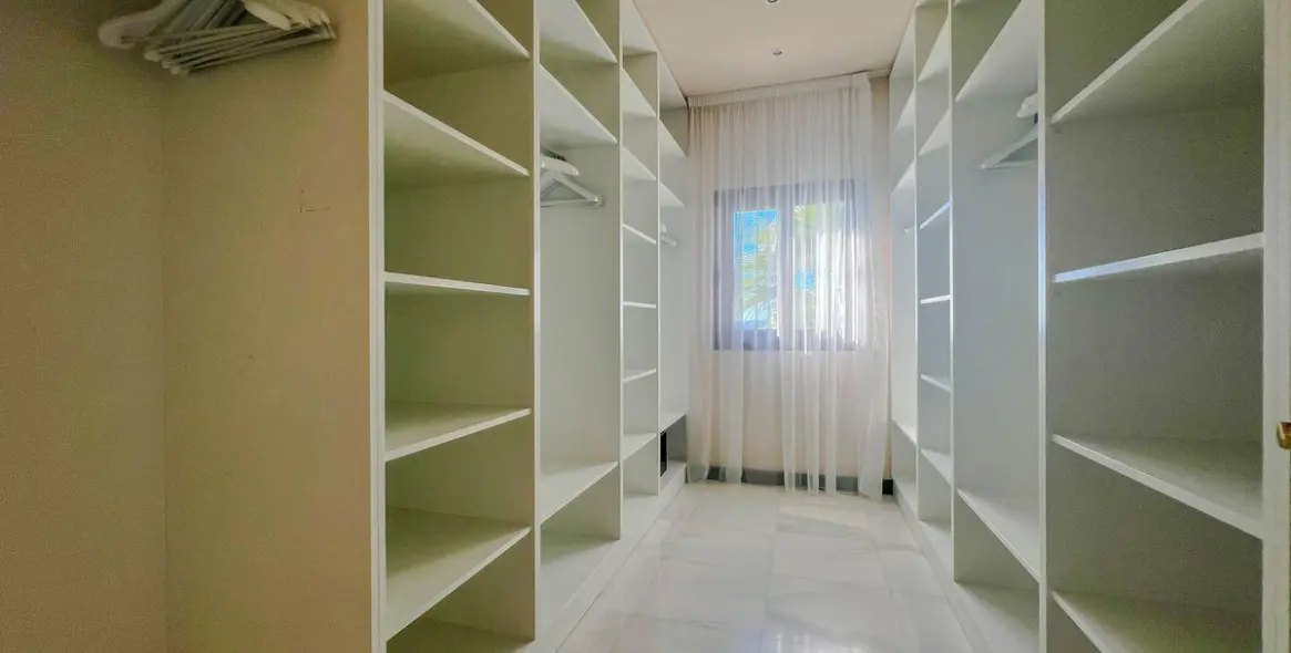 Long-term rent of detached villa in Los Flamingos 21