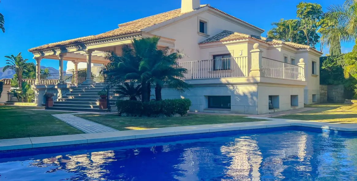 Long-term rent of detached villa in Los Flamingos 36