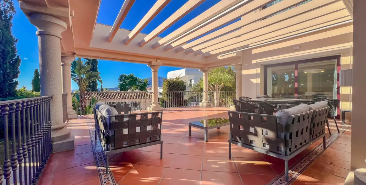 Long-term rent of detached villa in Los Flamingos 39