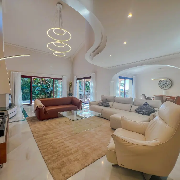 Long-term rent of detached villa in Los Flamingos
