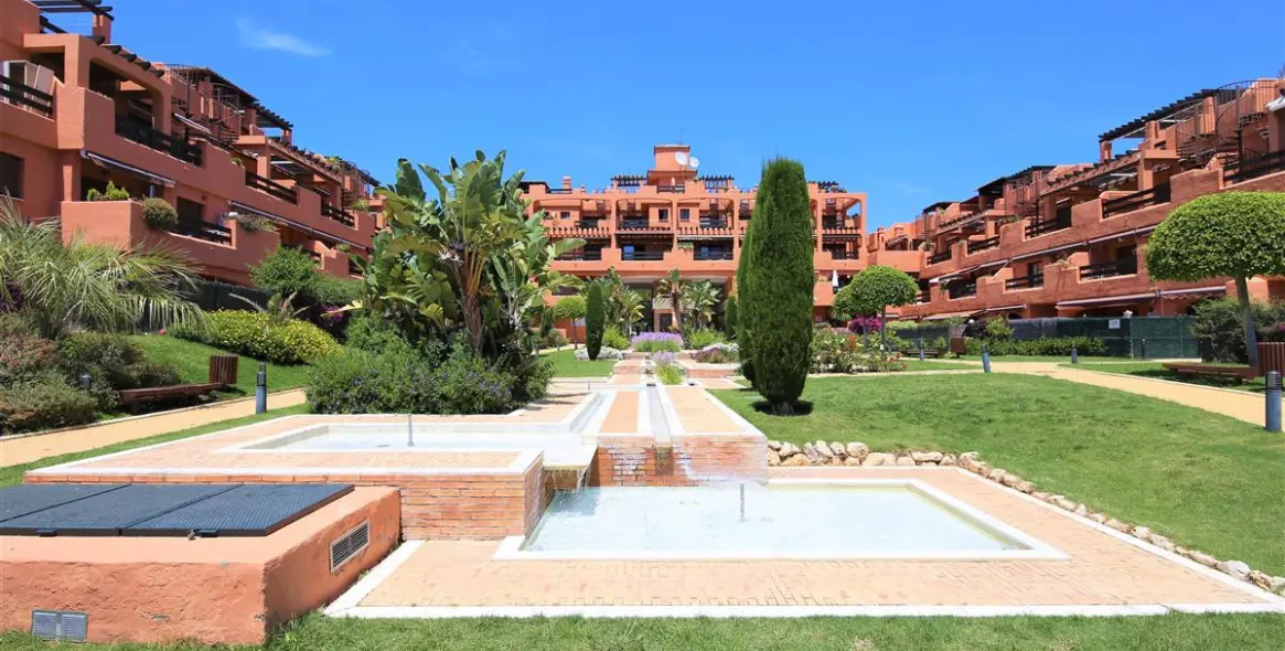 Краткосрочная аренда апартаментов на среднем этаже в Estepona 13