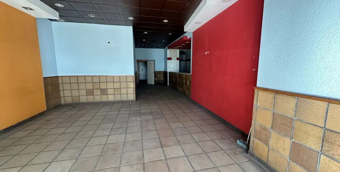 Long-term rent of restaurant in Estepona 3