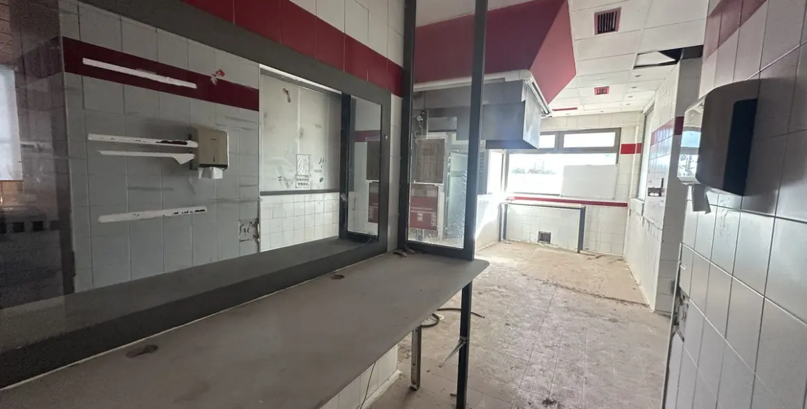 Long-term rent of restaurant in Estepona 5