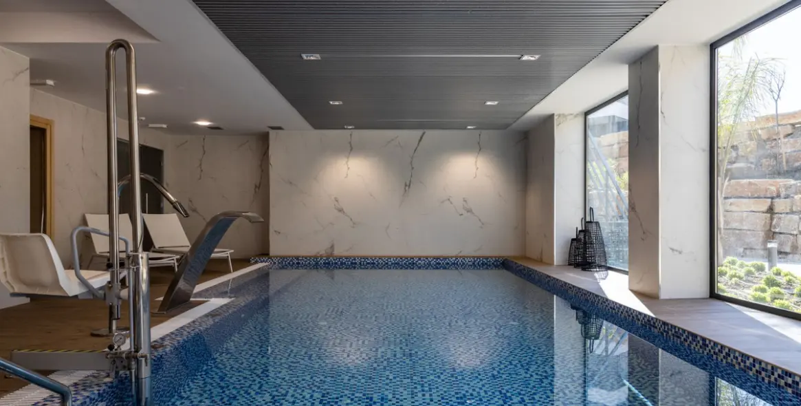 Long-term rent of penthouse duplex in New Golden Mile 7