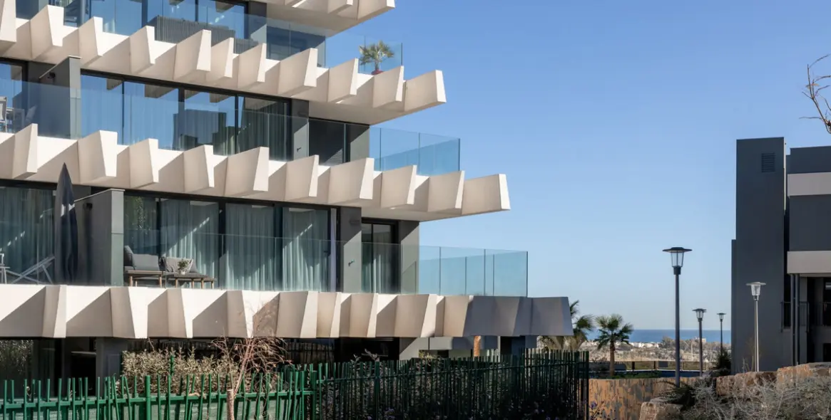 Long-term rent of penthouse duplex in New Golden Mile 18