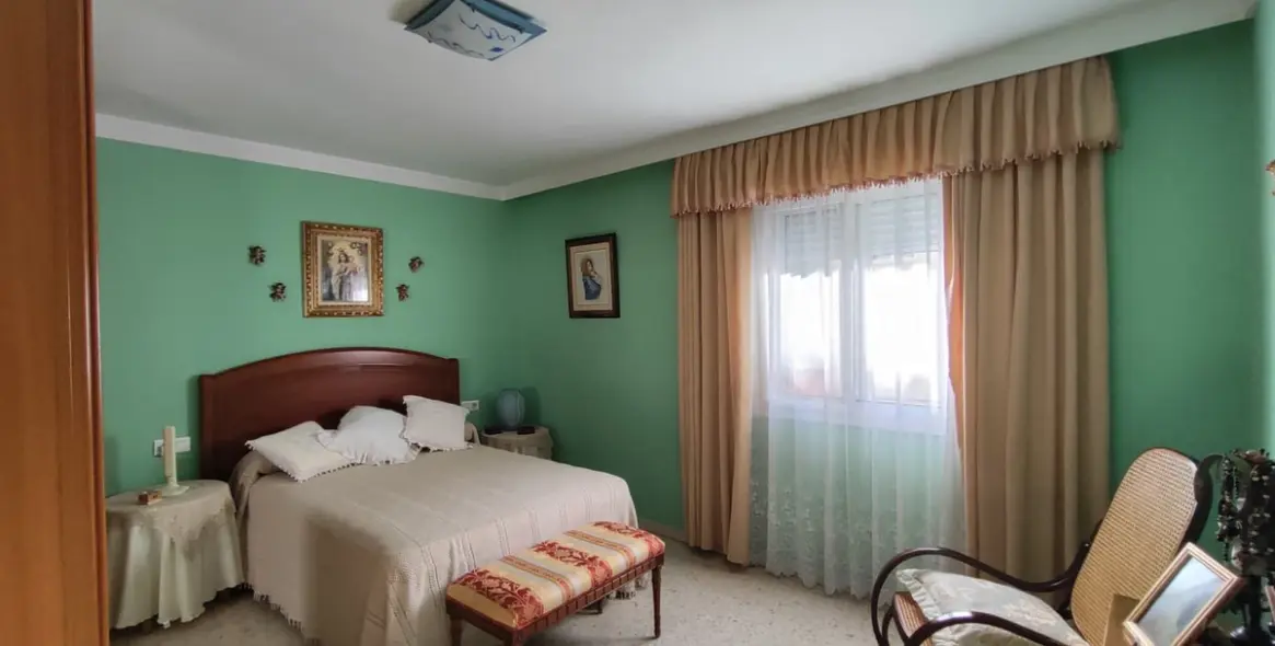 Sale of middle floor apartment in Torremolinos 10