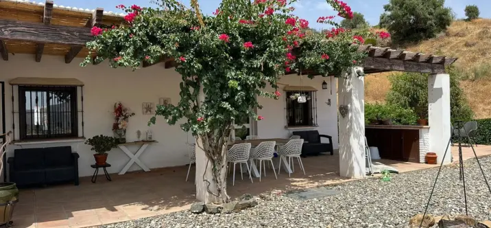 Sale of detached villa in Alora 0