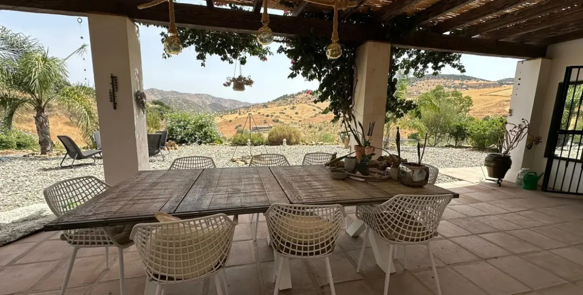 Sale of detached villa in Alora 3