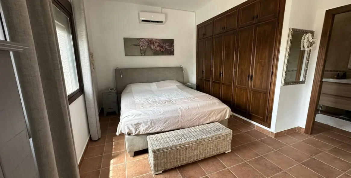 Sale of detached villa in Alora 18