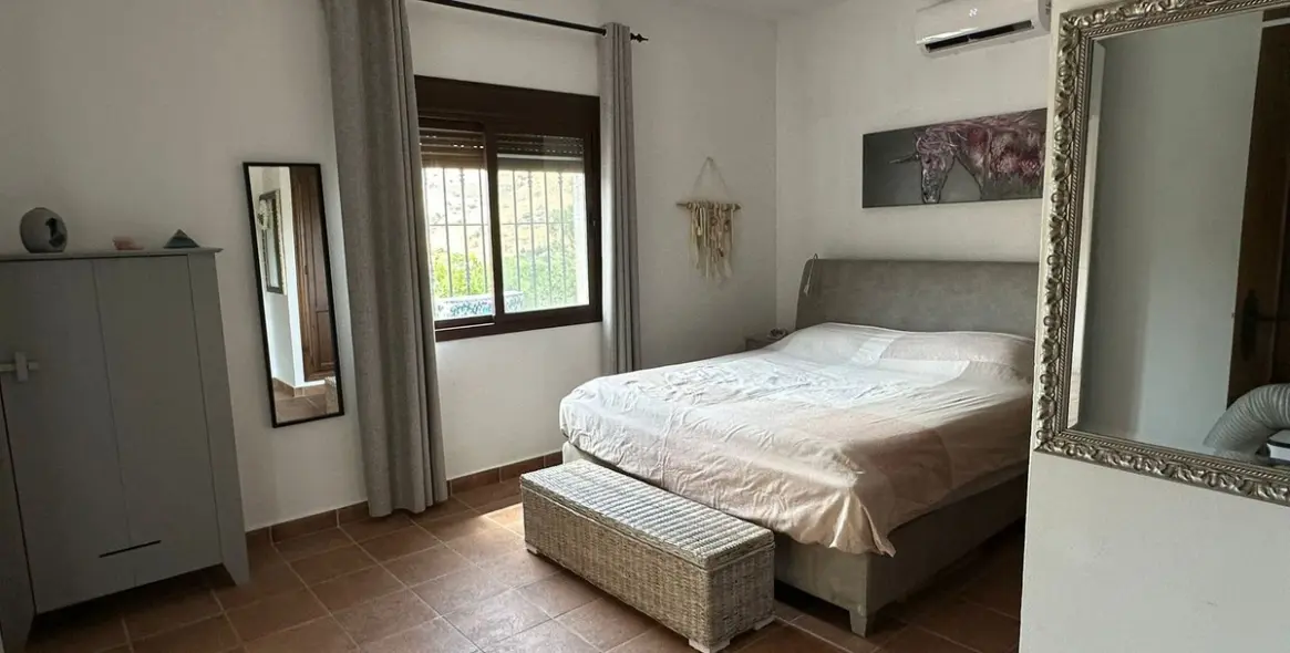 Sale of detached villa in Alora 19