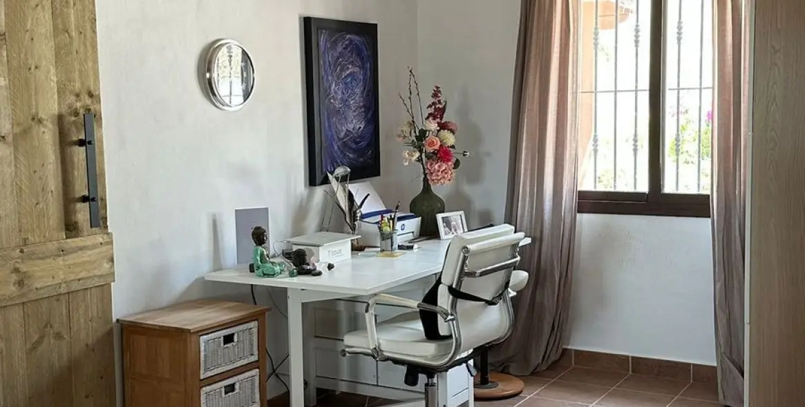 Sale of detached villa in Alora 25