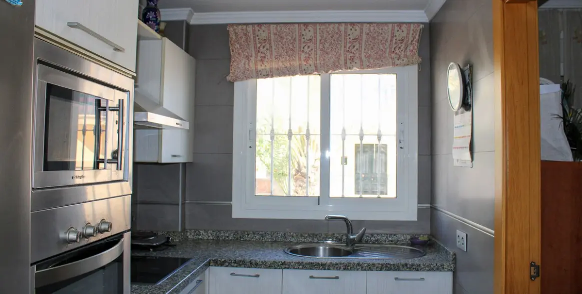 Sale of semi-detached house in Torre del Mar 6