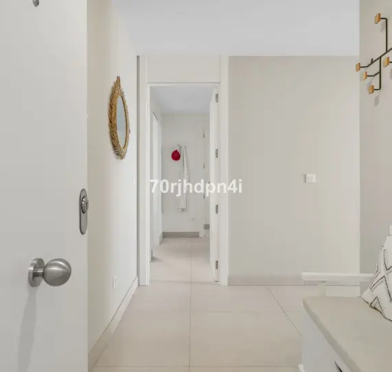 Sale of middle floor apartment in Mijas