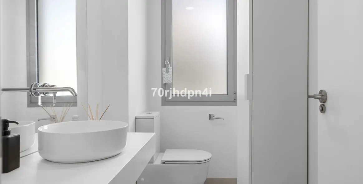 Sale of middle floor apartment in Mijas 2