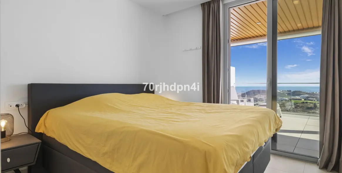 Sale of middle floor apartment in Mijas 20