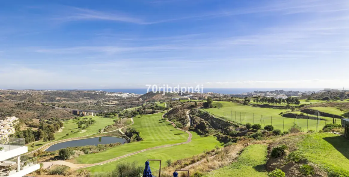 Sale of middle floor apartment in Mijas 42