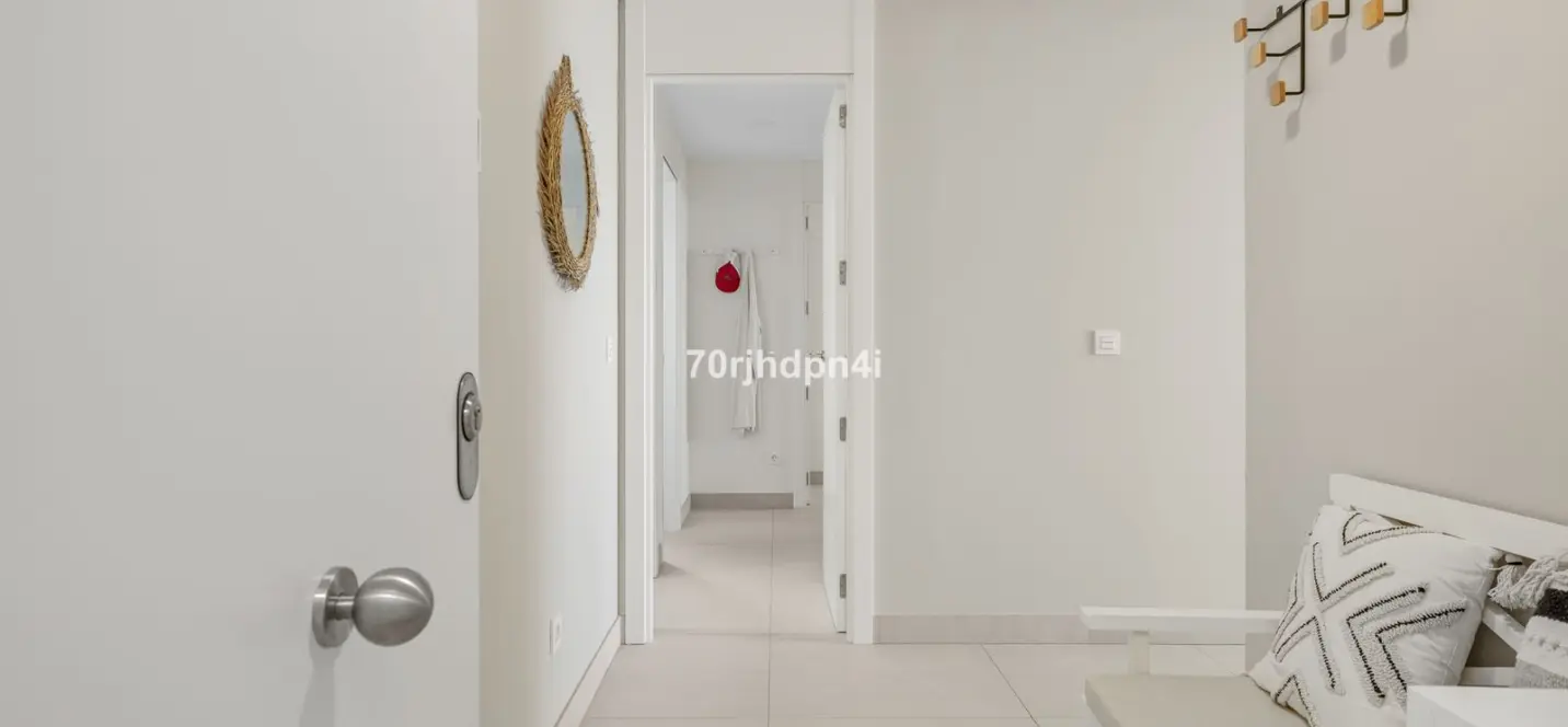 Продажа апартаментов на среднем этаже в Mijas 0