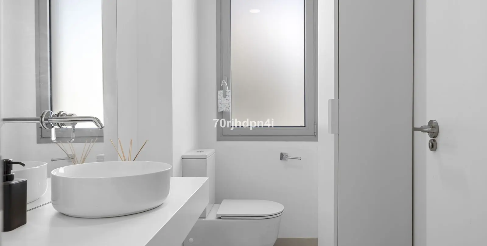 Sale of middle floor apartment in Mijas 2