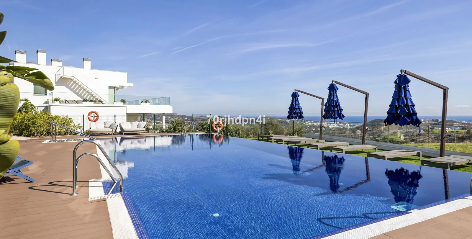 Sale of middle floor apartment in Mijas 35