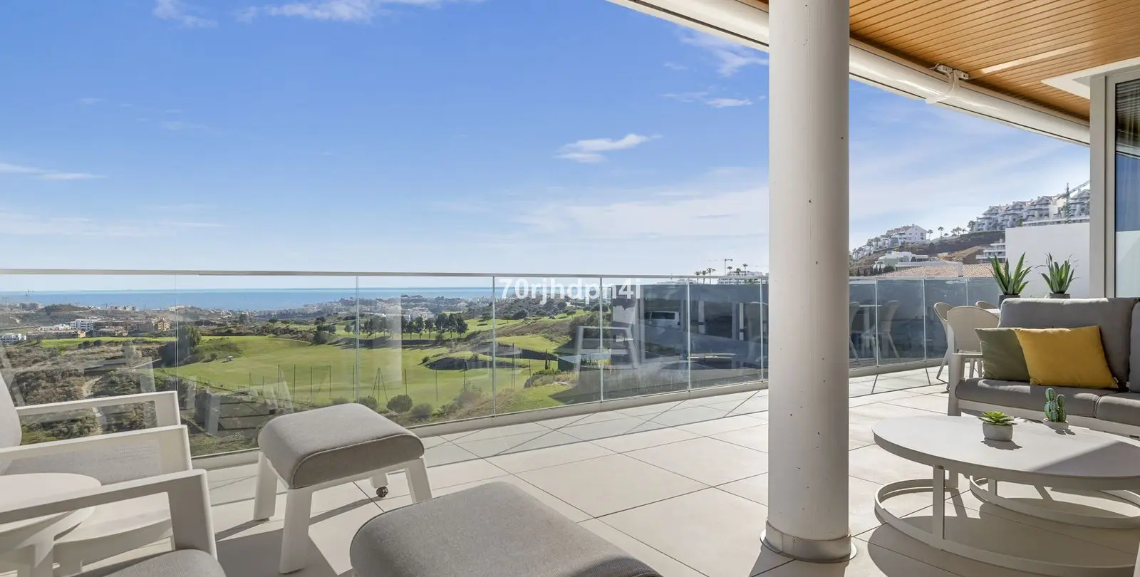 Sale of middle floor apartment in Mijas 36
