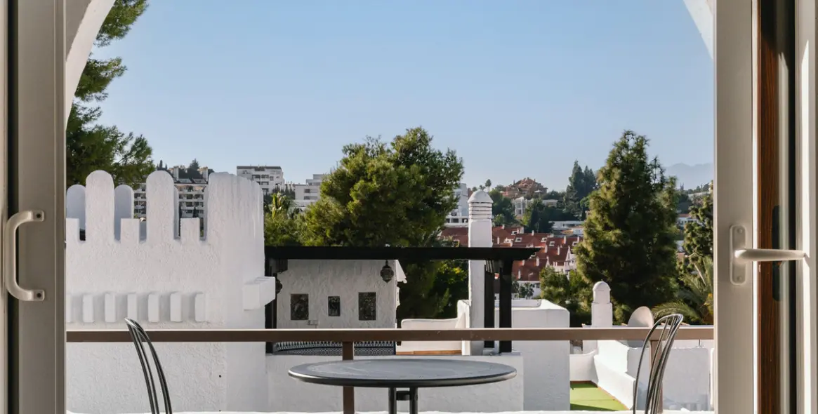 Sale of penthouse duplex in Nueva Andalucía 3