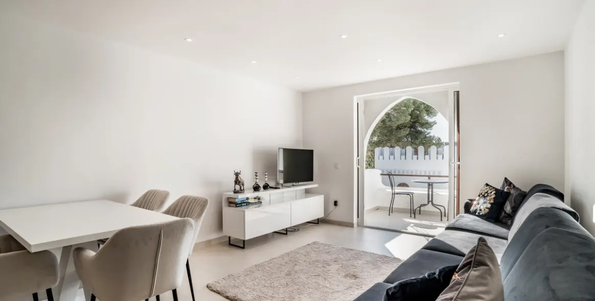 Sale of penthouse duplex in Nueva Andalucía 8