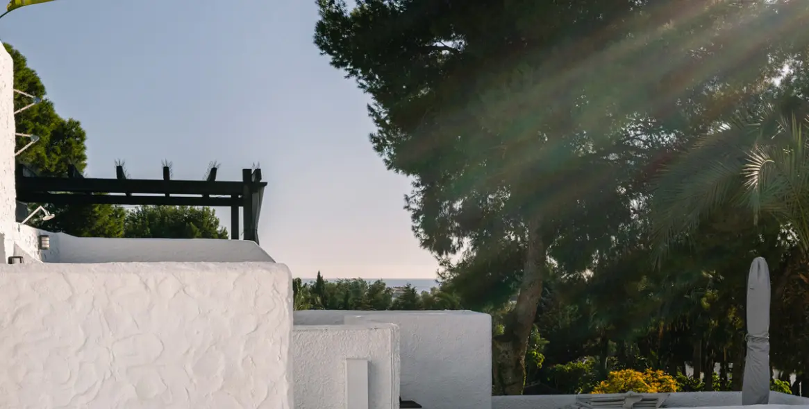 Sale of penthouse duplex in Nueva Andalucía 16