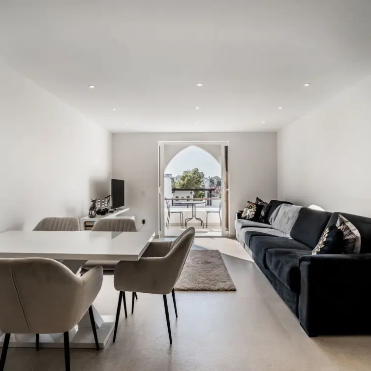 Sale of penthouse duplex in Nueva Andalucía