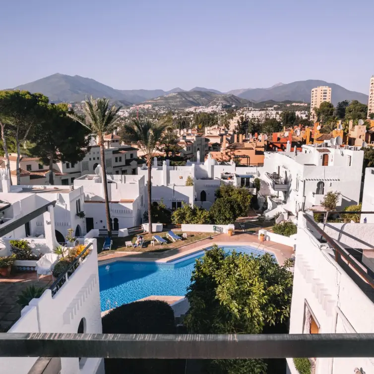 Sale of penthouse duplex in Nueva Andalucía