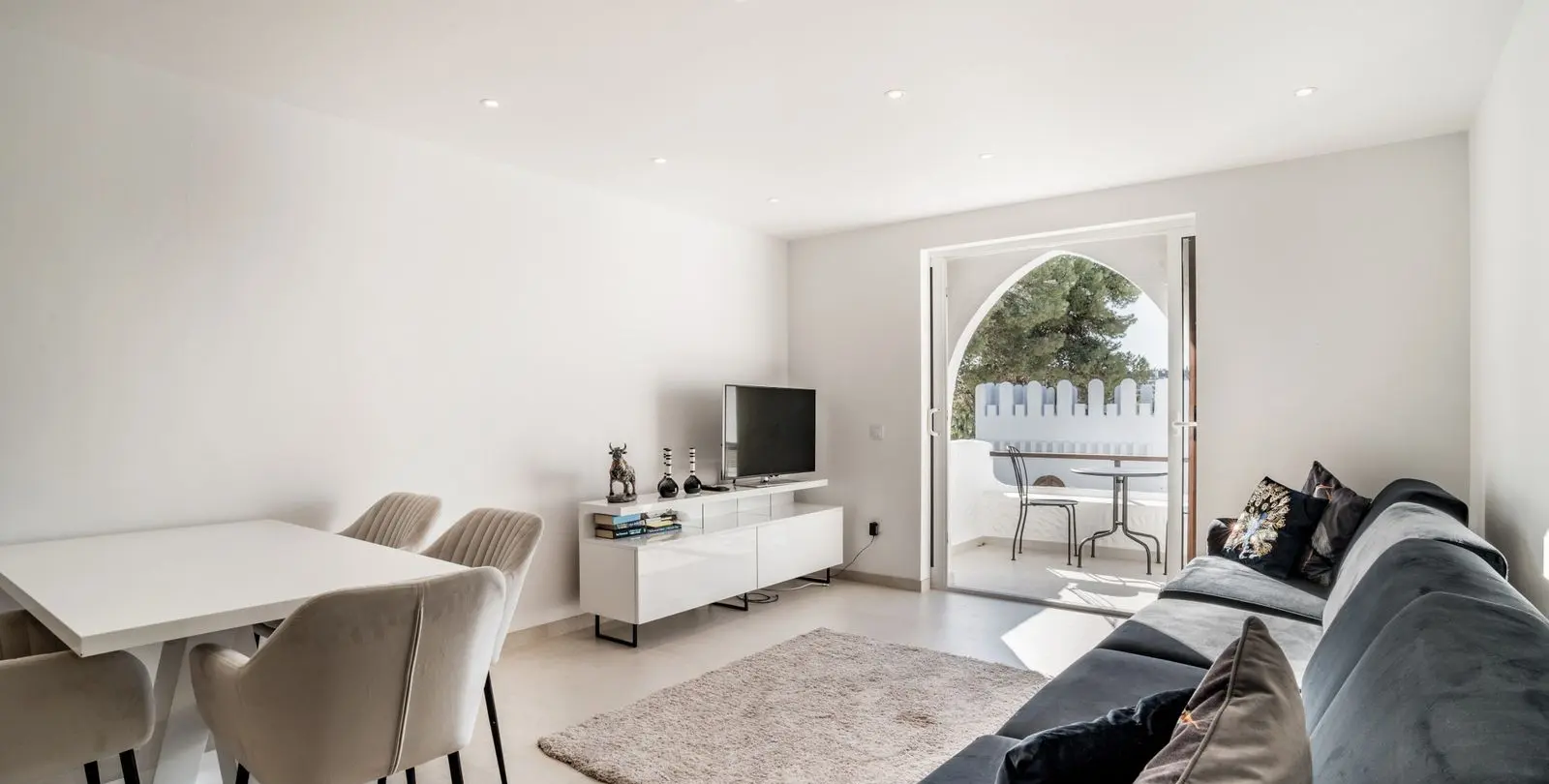 Sale of penthouse duplex in Nueva Andalucía 8