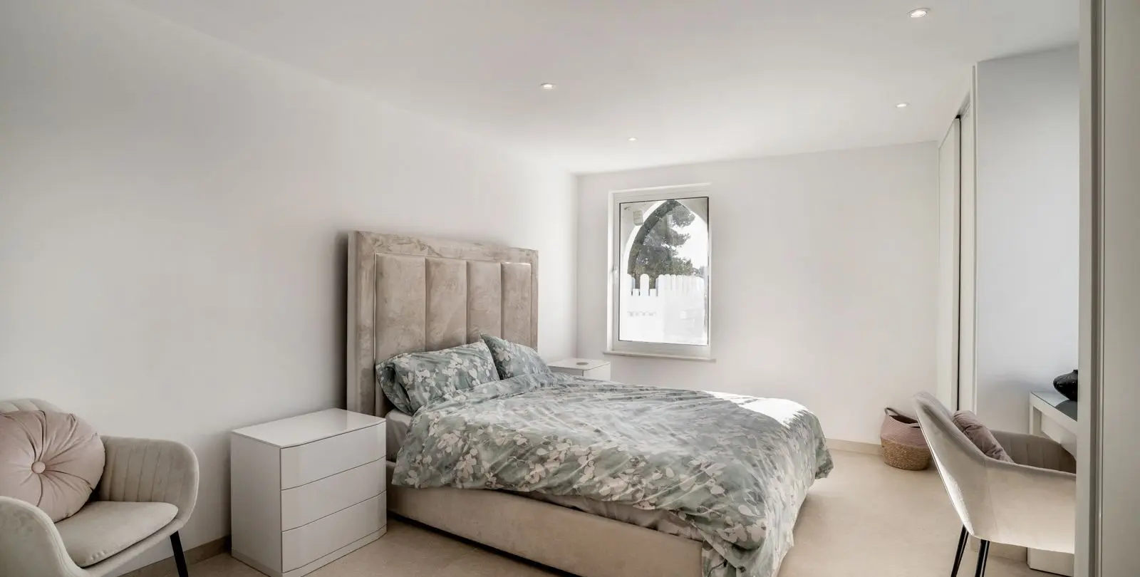 Sale of penthouse duplex in Nueva Andalucía 9