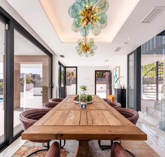 Продажа  отдельно стоящей виллы в Estepona