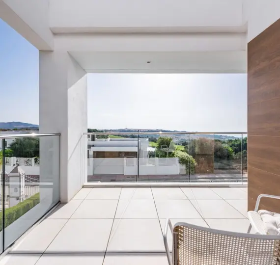 Продажа  отдельно стоящей виллы в Estepona