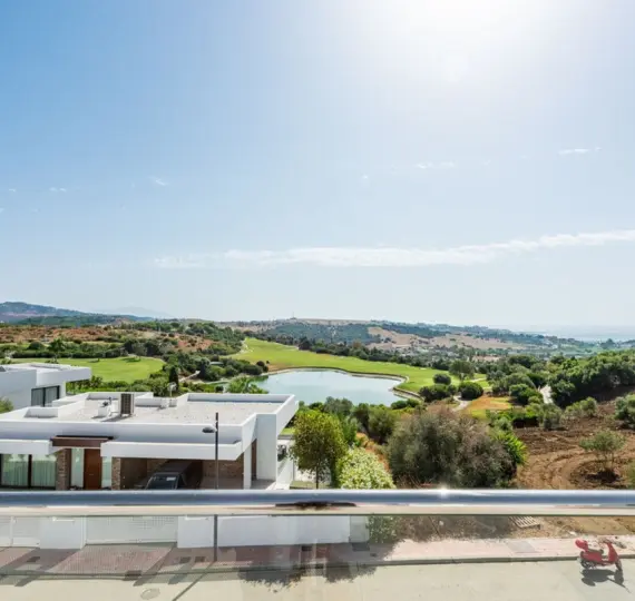 Продажа  отдельно стоящей виллы в Estepona