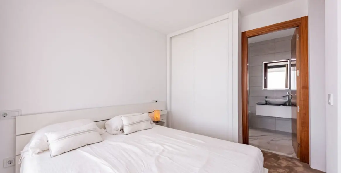 Продажа  отдельно стоящей виллы в Estepona 14