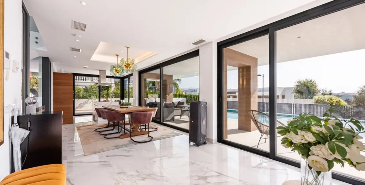 Sale of detached villa in Estepona 26