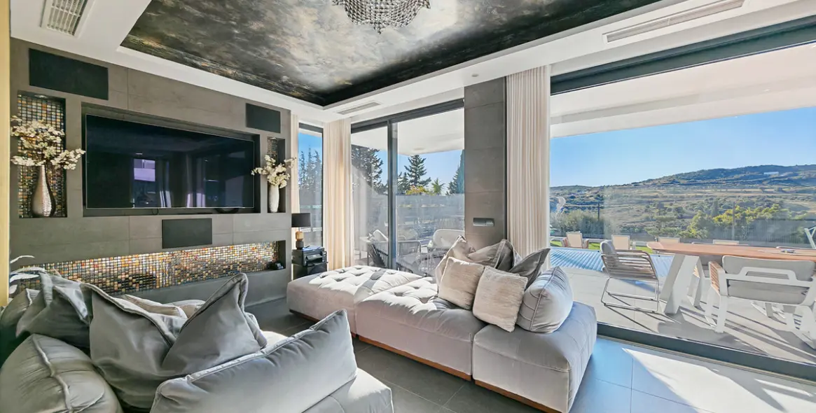 Продажа  отдельно стоящей виллы в Valle Romano 3