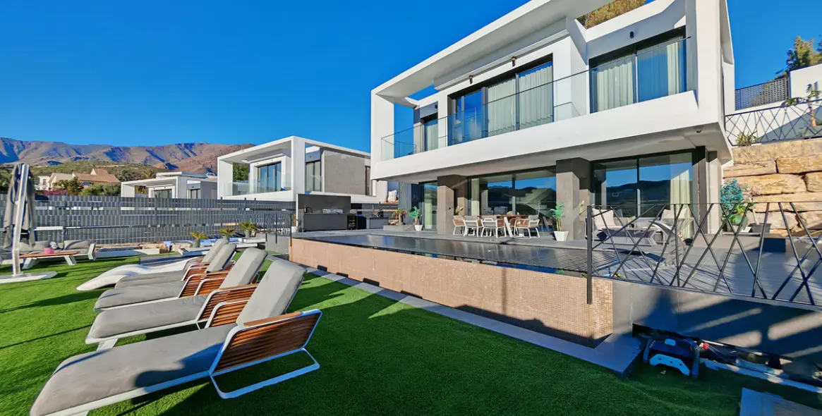 Продажа  отдельно стоящей виллы в Valle Romano 19