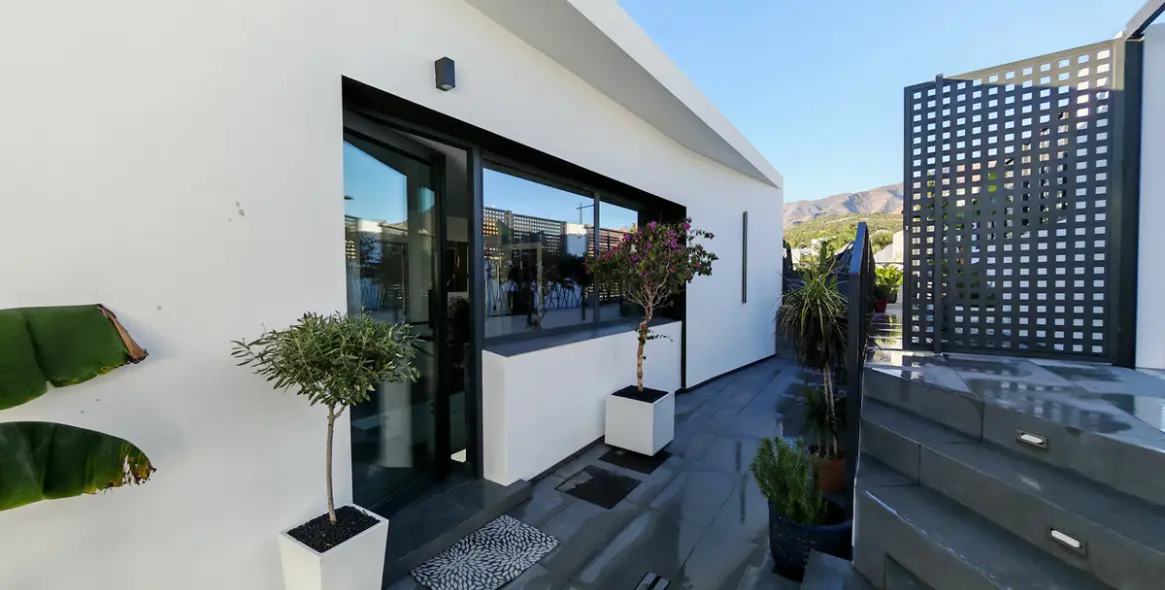 Sale of detached villa in Valle Romano 21