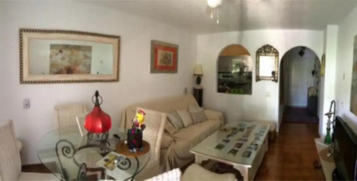 Долгосрочная аренда апартаментов на среднем этаже в Casares Playa 2