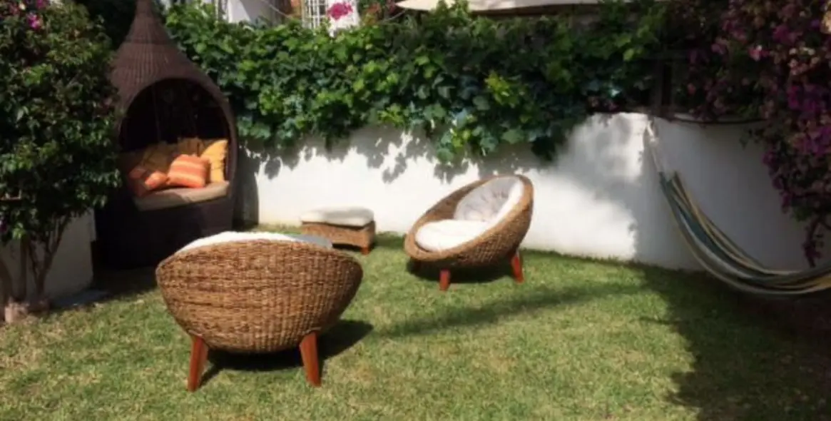 Долгосрочная аренда апартаментов на среднем этаже в Casares Playa 3