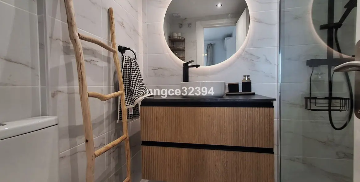 Sale of middle floor apartment in Mijas Costa 8