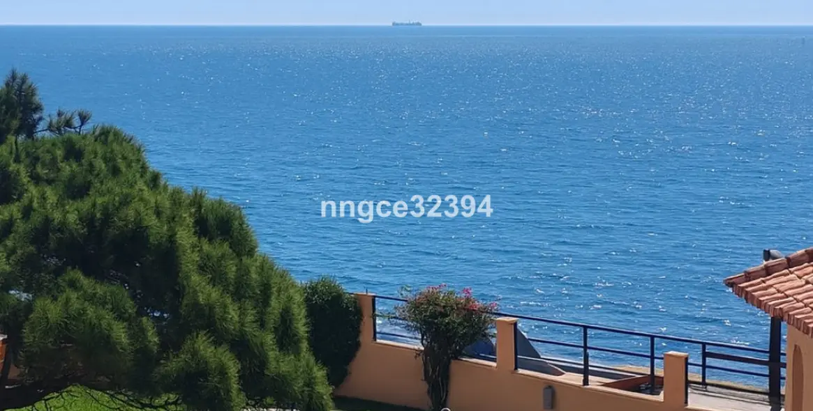 Sale of middle floor apartment in Mijas Costa 9