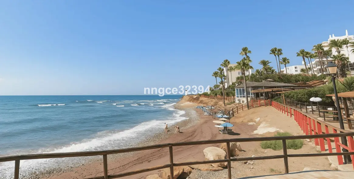 Sale of middle floor apartment in Mijas Costa 12