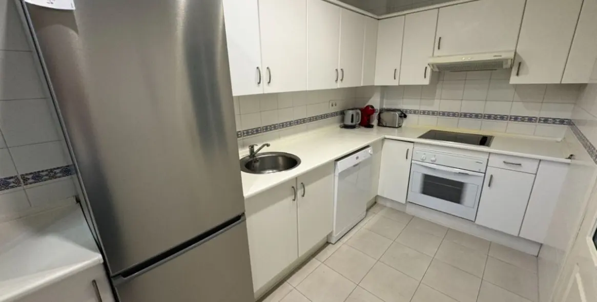 Long-term rent of middle floor apartment in Guadalmina Baja 6