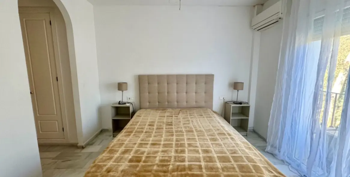 Long-term rent of middle floor apartment in Guadalmina Baja 9
