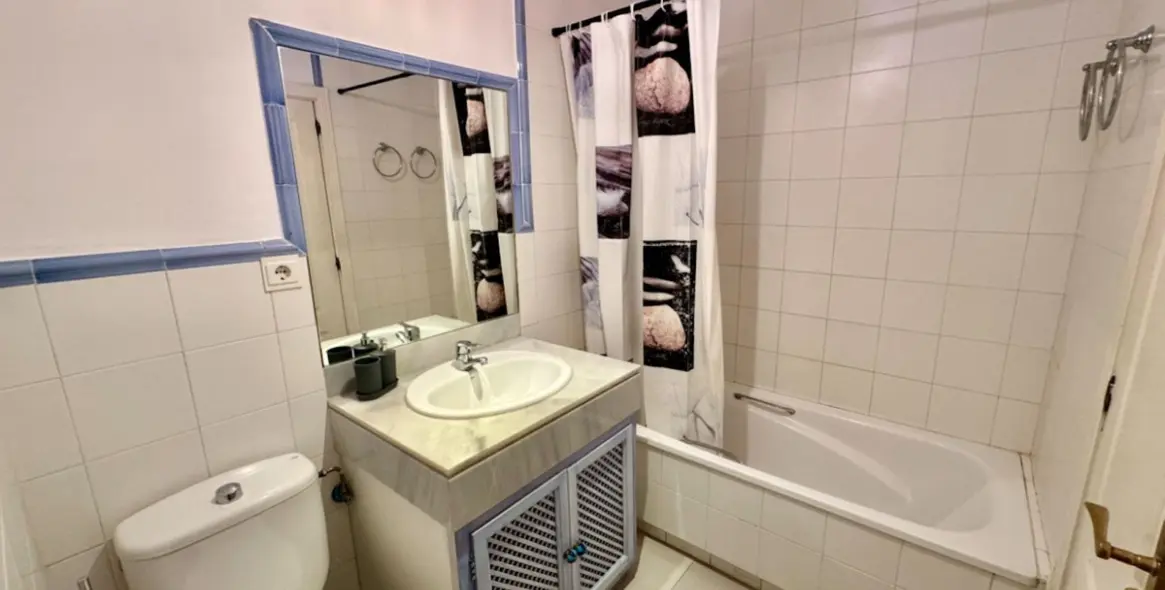 Long-term rent of middle floor apartment in Guadalmina Baja 10